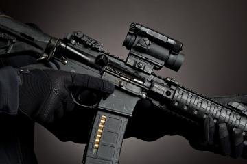 开云下载-速度与坚韧，F1街道赛之夜与富安健洋的关键战