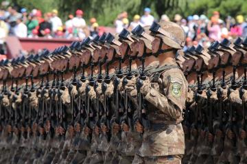 开云体育app-决胜时刻，赛道与球场的毫秒之争