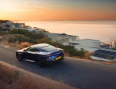 开云体育入口-跨洋的蜂刺与少年，当切特在德比战场接管比赛