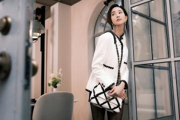 开云平台-末节狂潮！爱德华兹42分掀翻骑士，凤凰城第三节打出太阳风暴