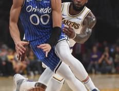 开云体育-魔术横扫深圳队，福克斯高光表现