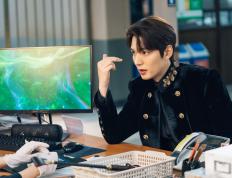 开云体育在线-跨界巅峰对决，当灰熊用铁血防守终结悬念，爱德华兹在欧冠半决赛的火焰中重生