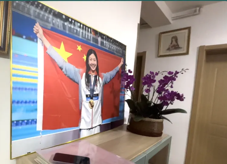开云APP-澳大利亚队获得银牌，队员泪洒领奖台的简单介绍