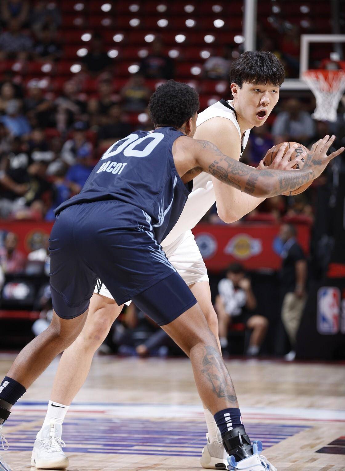 开云下载-灰熊队险胜开拓者结束连败