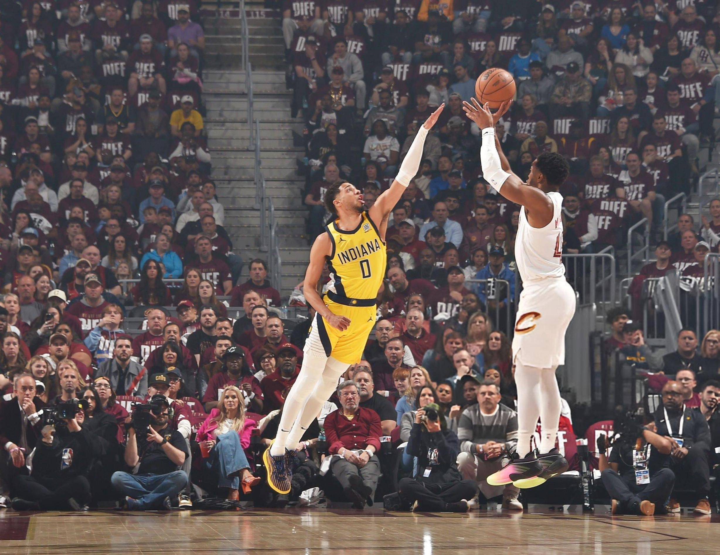 开云体育下载-关于开拓者客场战胜爵士,保持不败纪录的信息