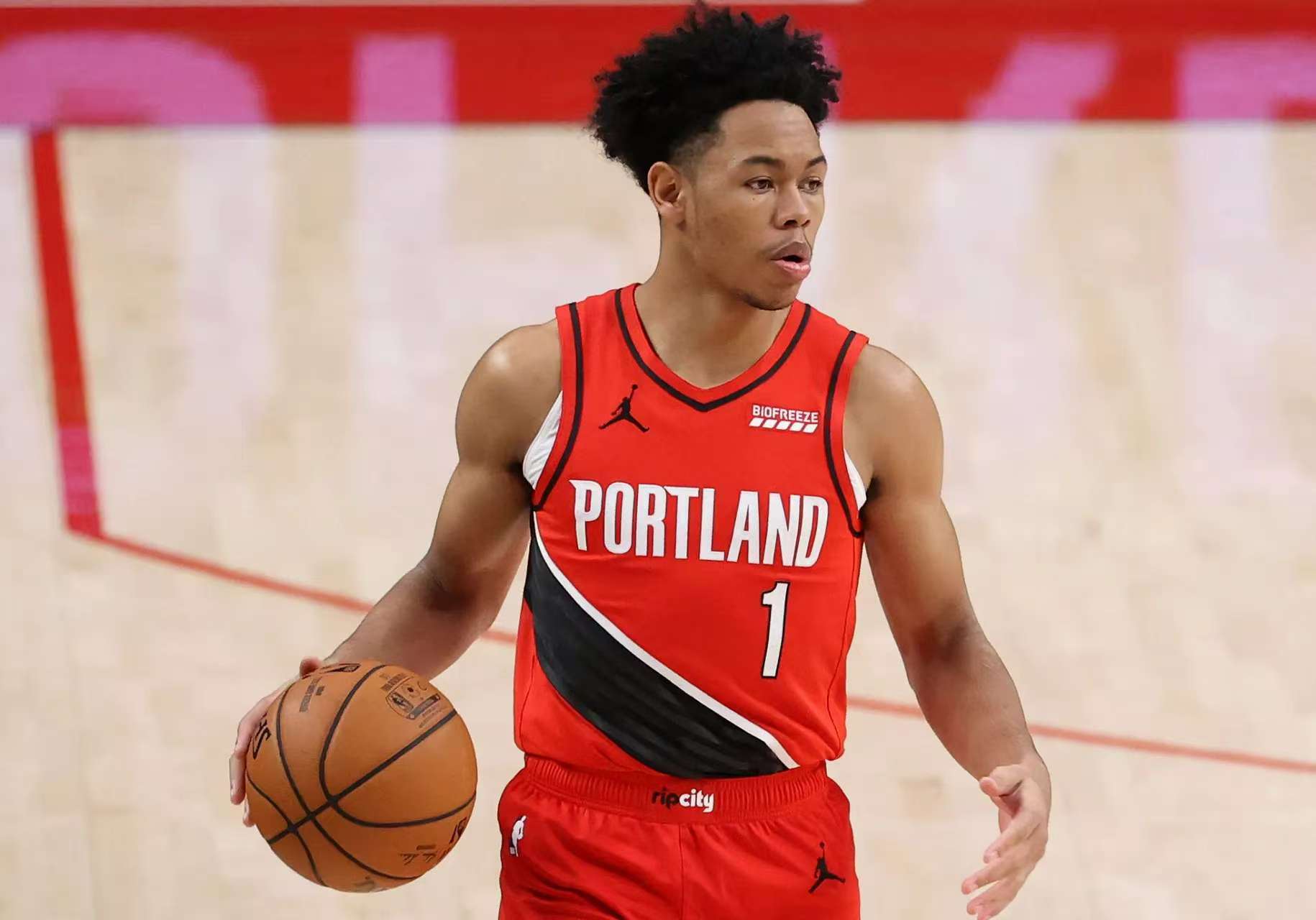 开云体育下载-关于开拓者客场战胜爵士,保持不败纪录的信息