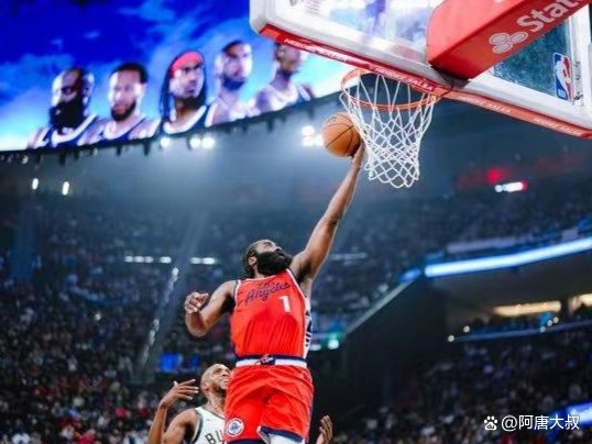 开云体育中国-火箭大胜尼克斯，哈登狂砍40分