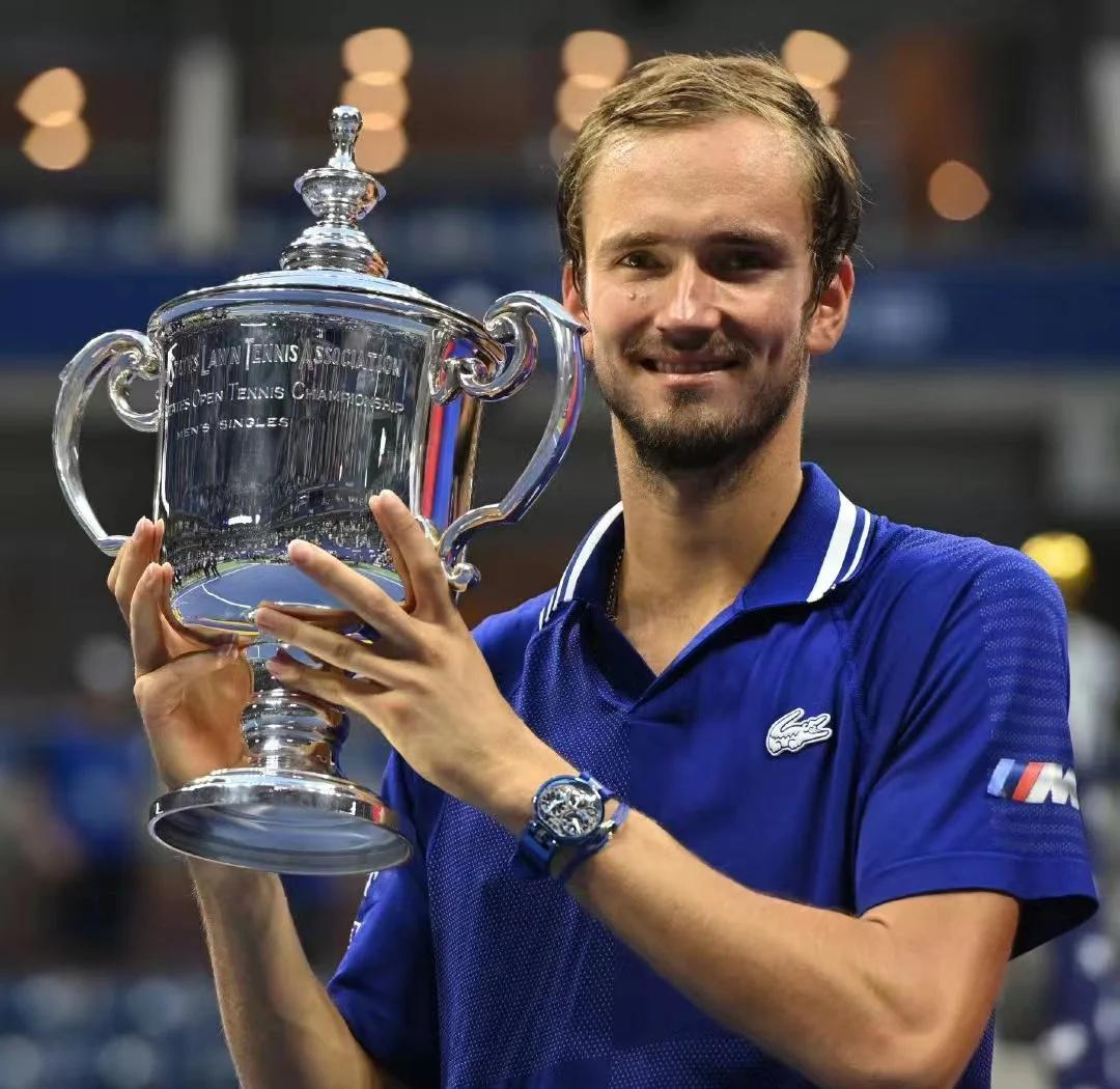 开云体育入口-法网绝杀ATP总决赛，梅德韦杰夫扛起全队