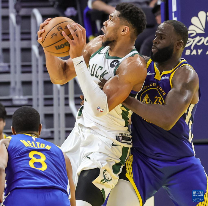 开云体育APP下载-活塞击败雄鹿，欧文在德甲争冠战接管比赛