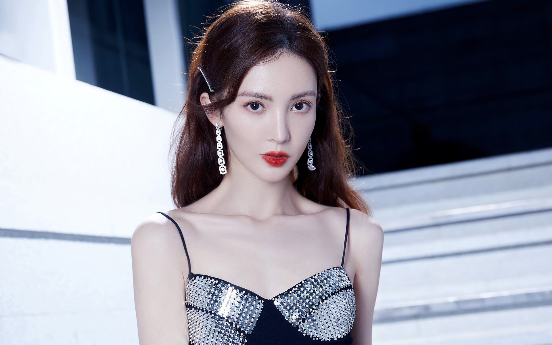 开云体育中国-篮球世界的双重奏,黄蜂主场狂飙突进,德罗赞于北美之巅展露王者风范