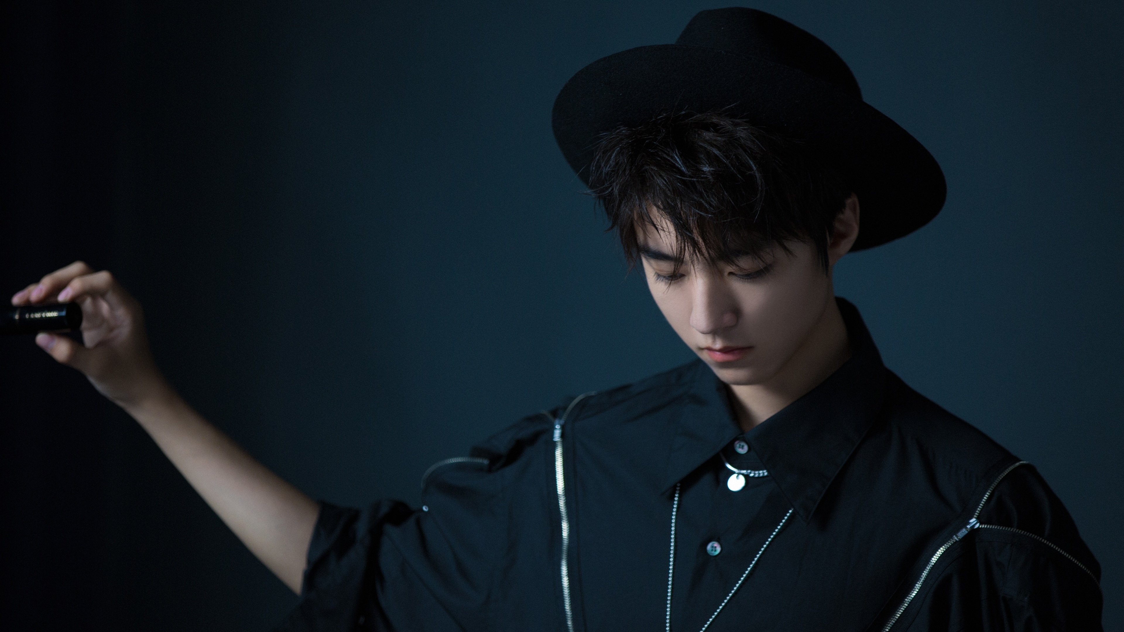 开云体育下载-库尔图瓦化身叹息之墙,曼城强势攻克圣西罗