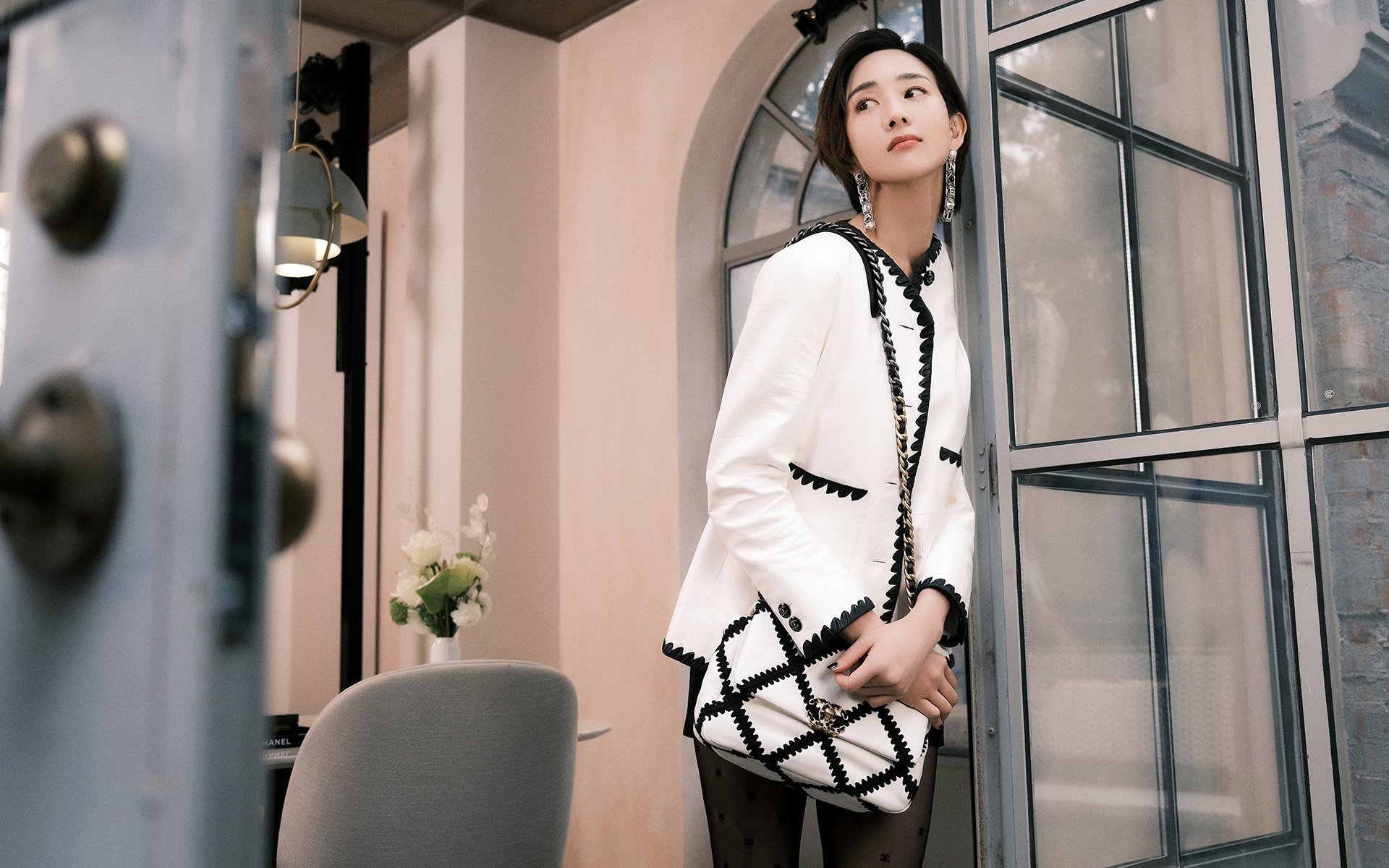 开云平台-末节狂潮！爱德华兹42分掀翻骑士，凤凰城第三节打出太阳风暴