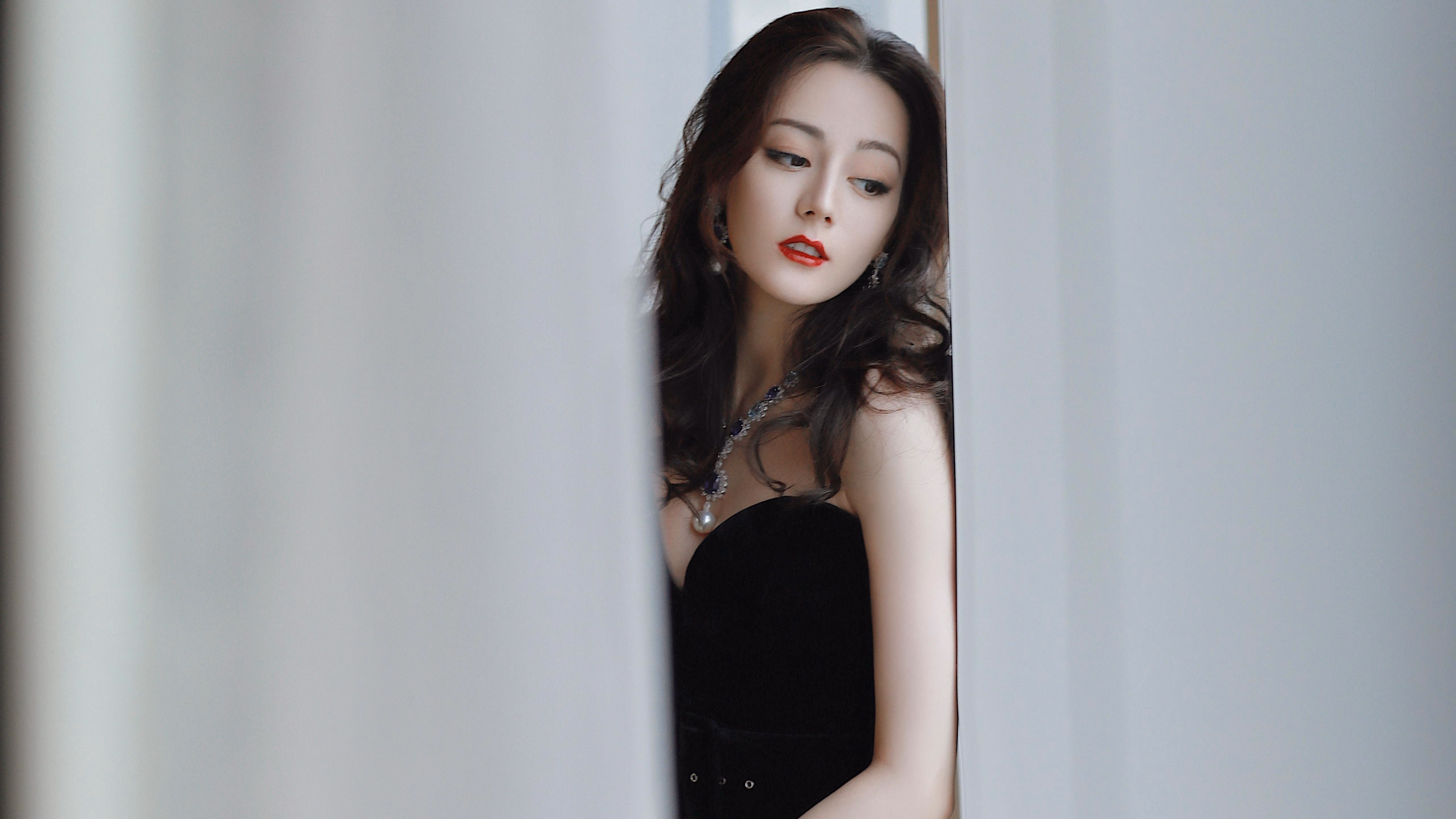 开云APP-火箭火力全开压制马刺，武切维奇关键时刻挺身而出